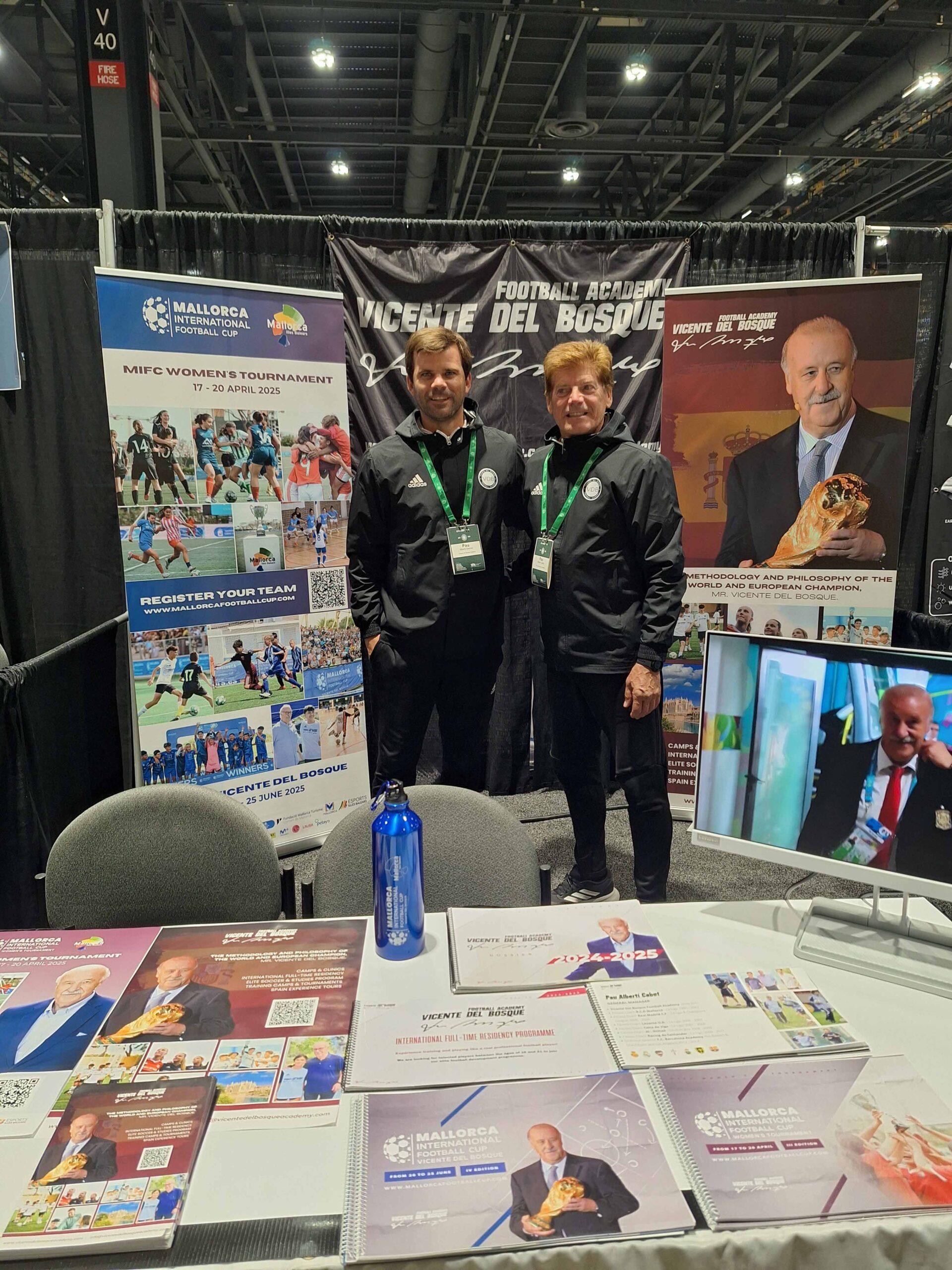 The Vicente del Bosque Football Academy presents its projects at the USA United Coaches Convention in Chicago until January 12.